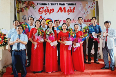 Thầy và trò Trường Ok365vip Vạn Tường hướng đến Kỷ niệm 40 năm thành lập trường