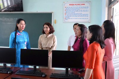 Bí thư Tỉnh ủy Bùi Thị Quỳnh Vân dự Lễ Ok365pp com năm học mới tại Trường Tiểu học Chánh Lộ