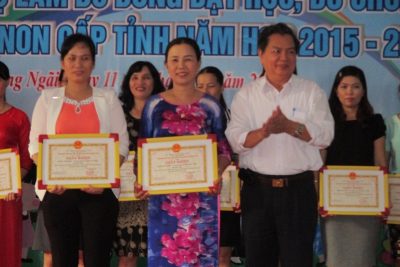 Sở Giáo dục và Đào tạo Ok365a com Hội thi “Giáo viên Mầm non tự làm đồ dùng, đồ chơi” năm học 2015-2016