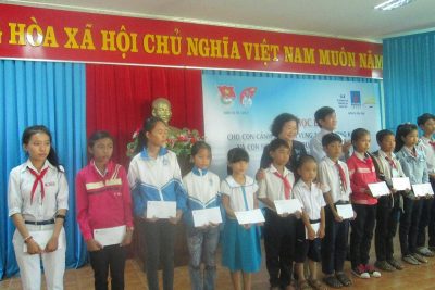 Trao học bổng cho con em ngư dân, cảnh sát biển, kiểm ngư Ok365pp com