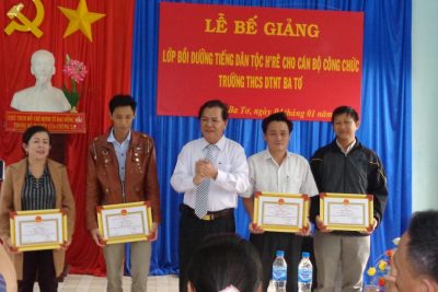 Tổng kết khoá học lớp bồi dưỡng tiếng H’ re cho cán bộ, Ok365, nhân viên trường Ok365com DTNT Ba Tơ